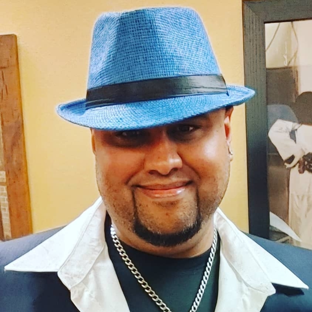 Meet your Posher, Vic